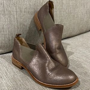 Brand New Clark’s Booties Gold